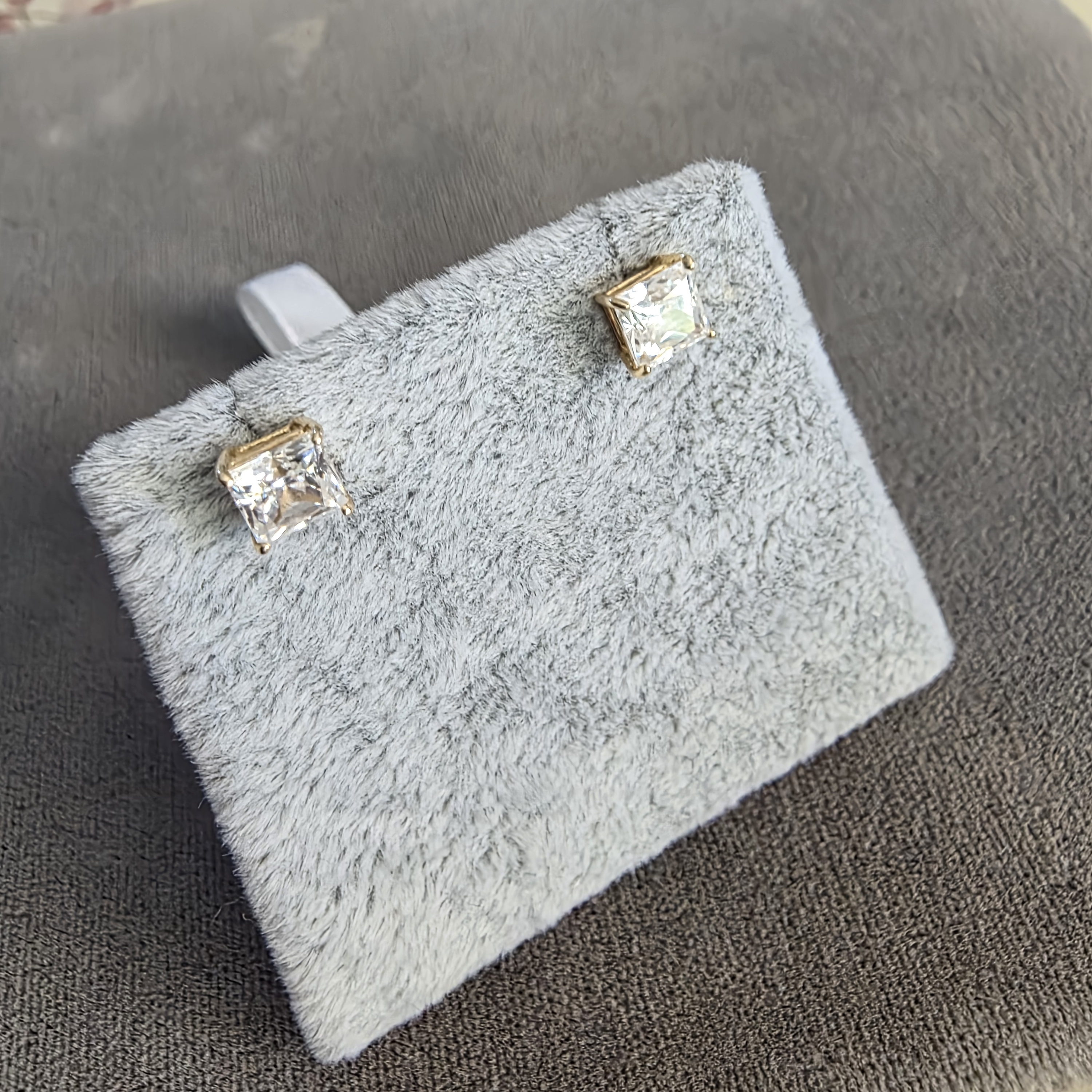 14k Earrigs